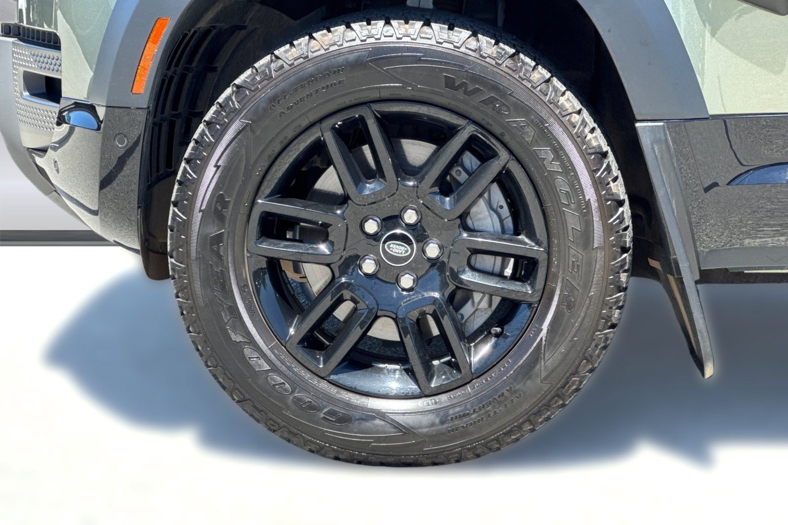 Used 2021 Land Rover Defender 90 X-Dynamic S AWD/4WD image 12