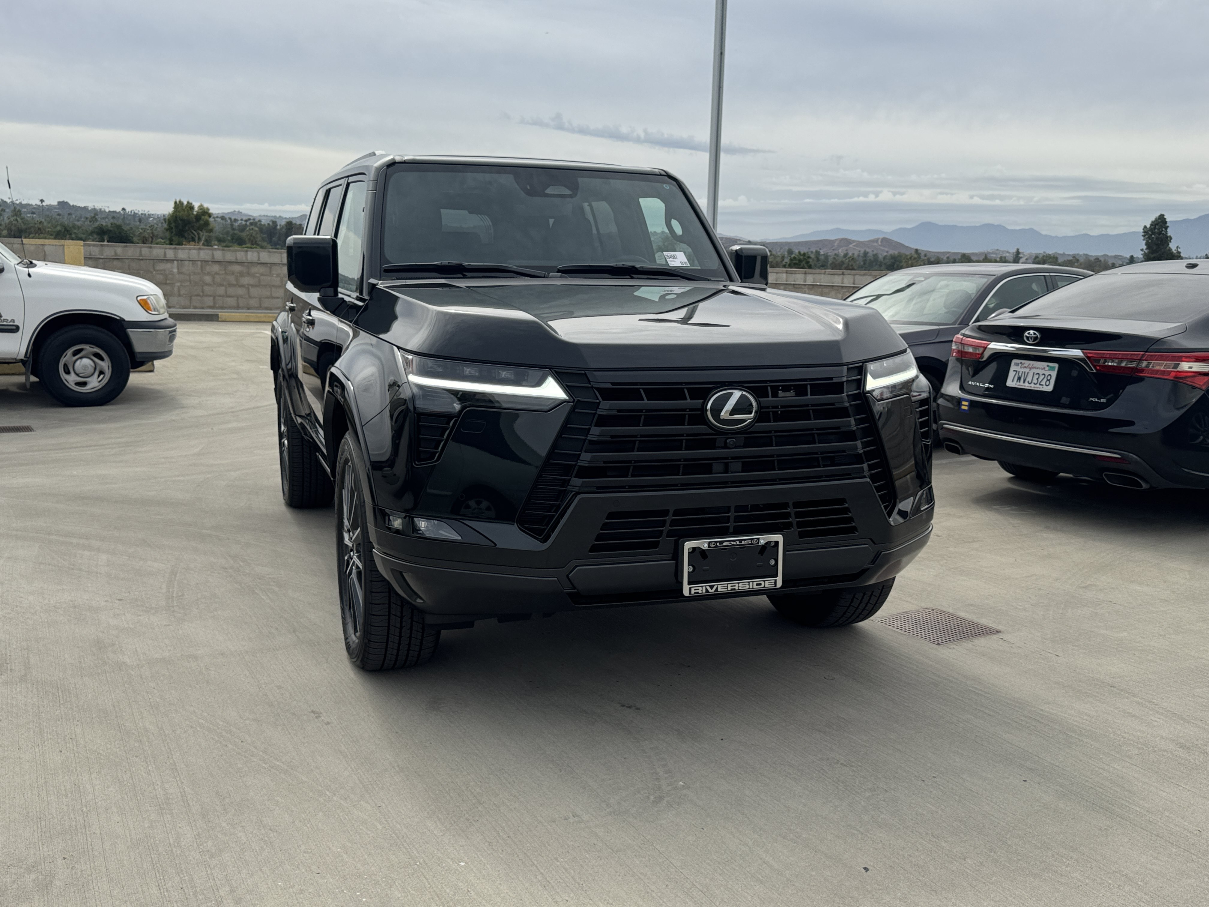 New 2026 Lexus GX 550 w/ Accessory Package (2T) AWD/4WD image 2
