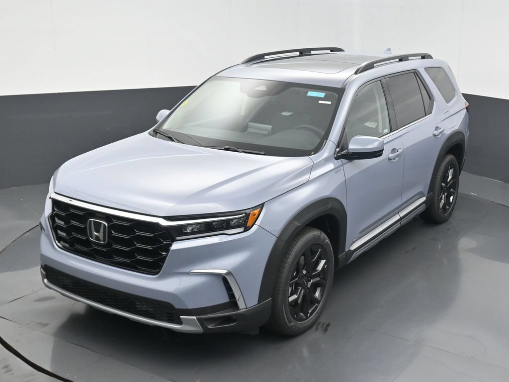 New 2025 Honda Pilot Touring image 9