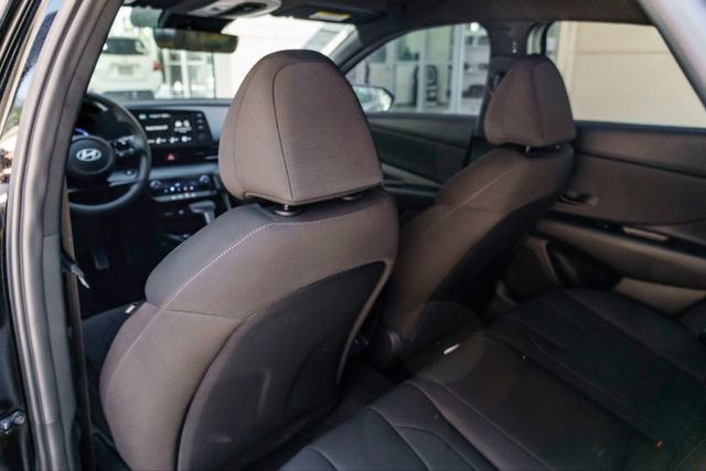 New 2025 Hyundai Elantra Sport FWD image 17