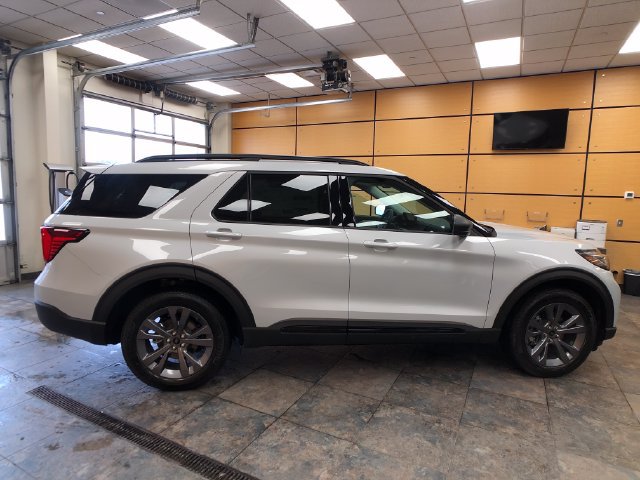 New 2026 Ford Explorer Active w/ Active Comfort Package AWD/4WD image 8
