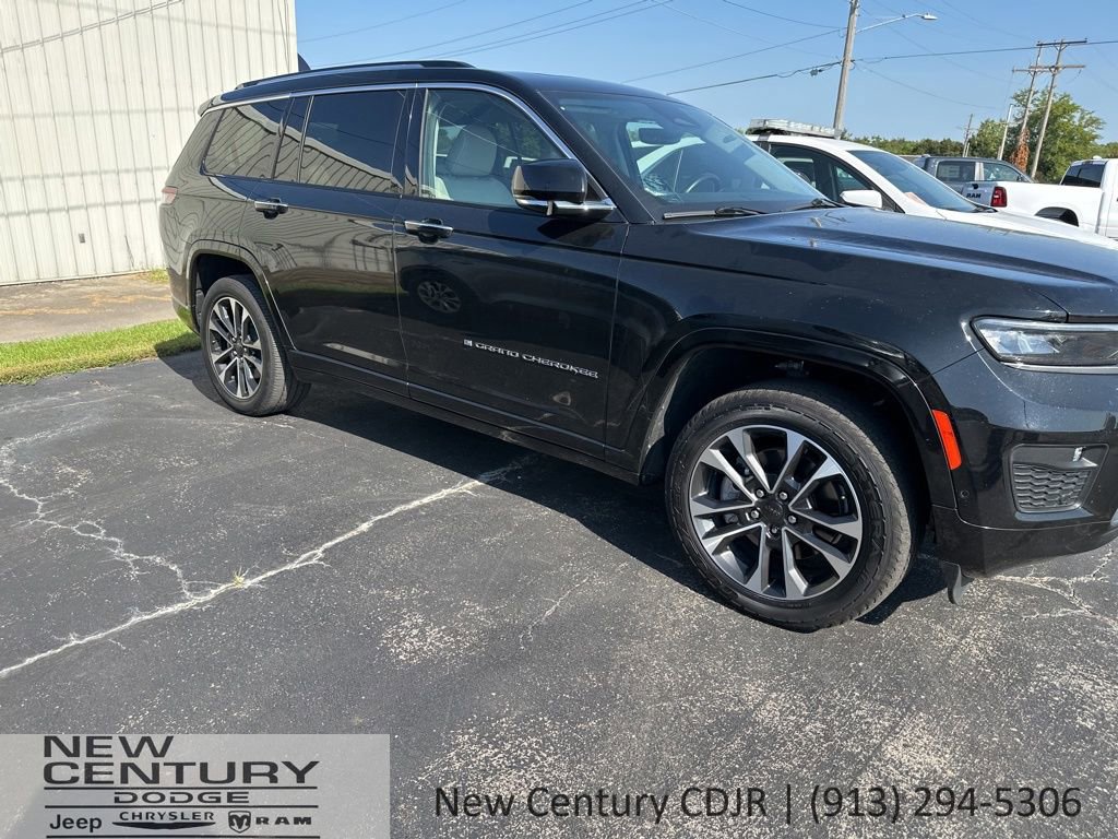 Used 2022 Jeep Grand Cherokee L Overland image 3