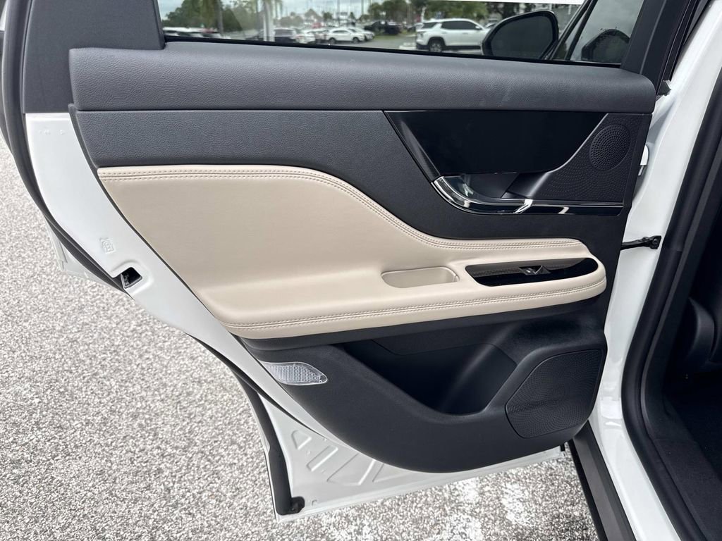 New 2026 Lincoln Corsair Premiere image 13