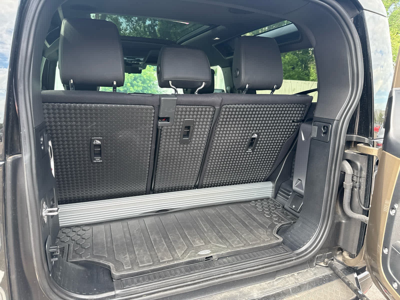 Used 2023 Land Rover Defender 90 X AWD/4WD image 10