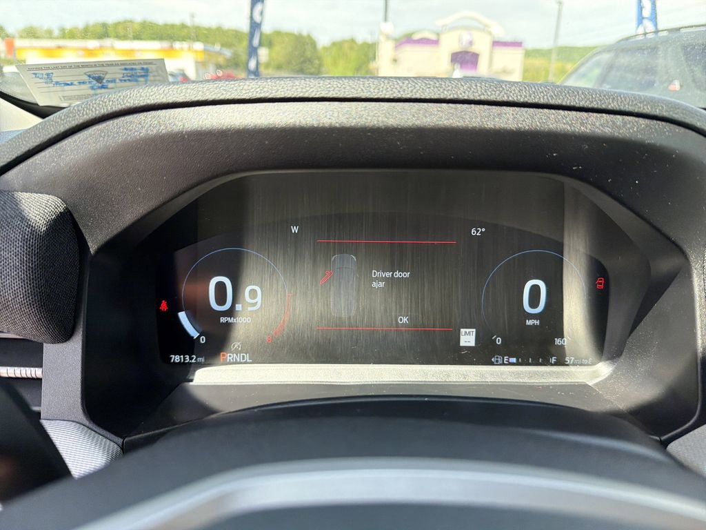 Used 2025 Ford Explorer Active AWD/4WD image 18