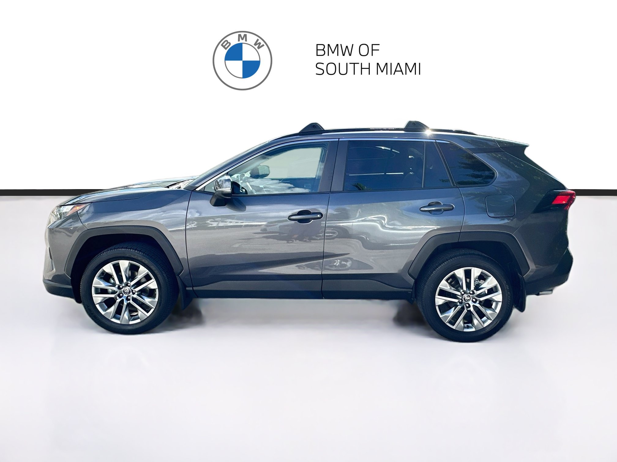 Used 2025 Toyota RAV4 XLE Premium FWD image 4