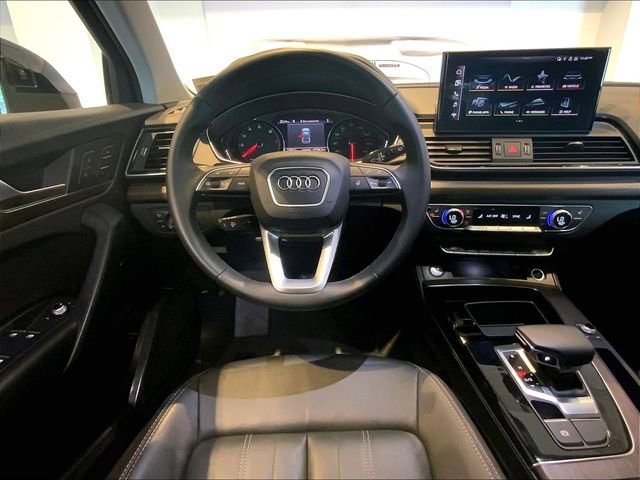 Used 2023 Audi Q5 2.0T Premium w/ Convenience Package AWD/4WD image 11