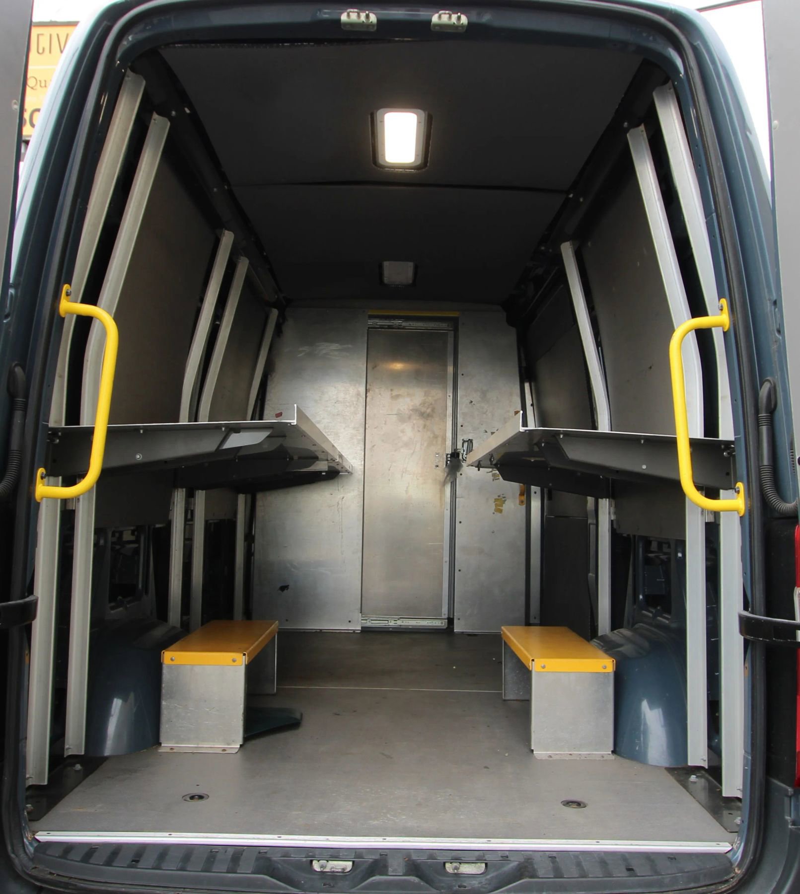 Used 2018 Mercedes-Benz Sprinter 2500 image 10