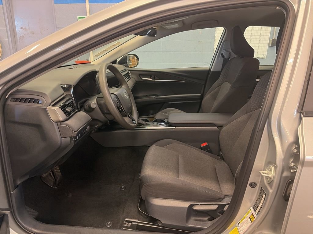 Used 2025 Toyota Camry LE FWD image 10