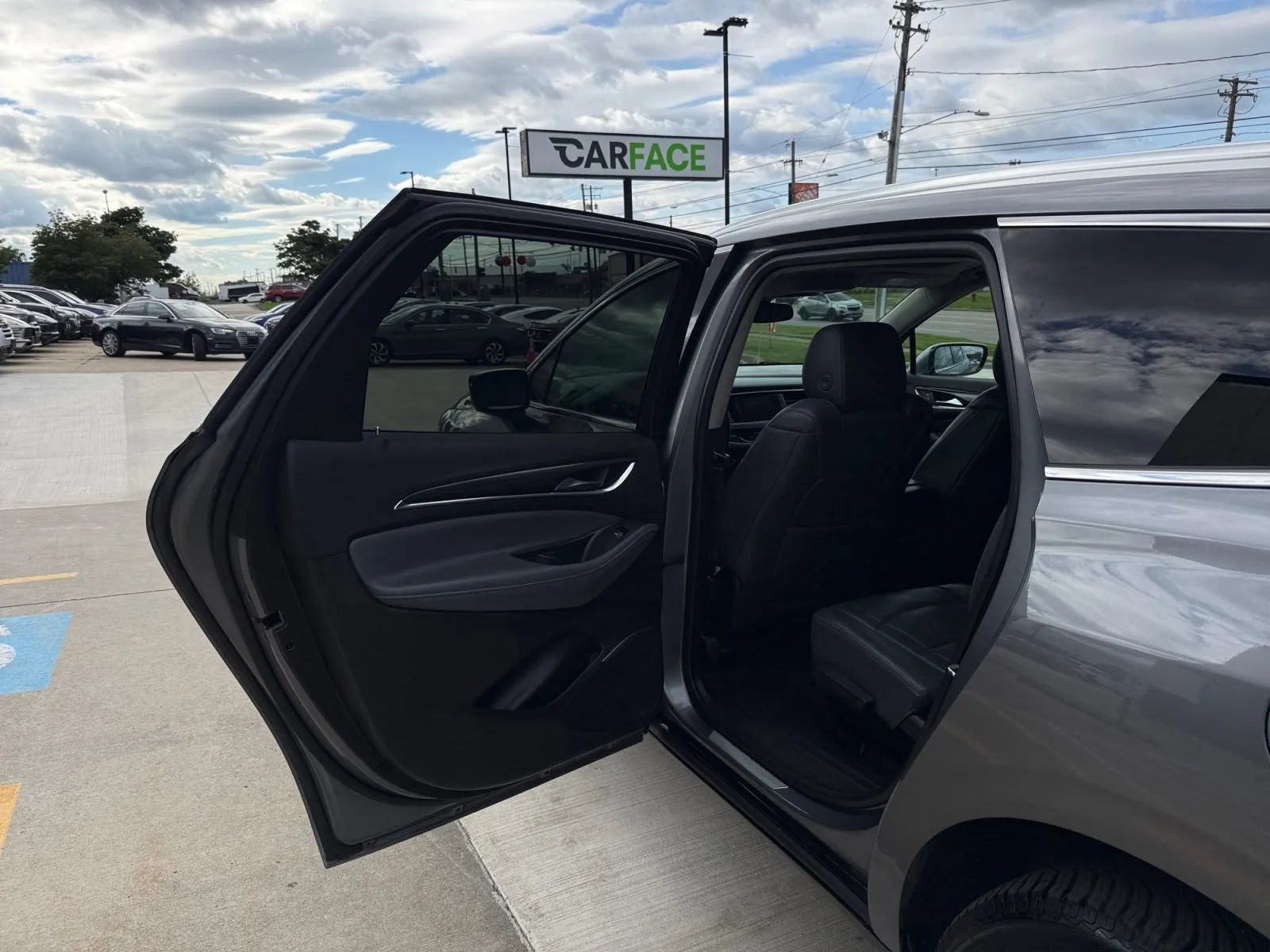 Used 2021 Buick Enclave Premium w/ Sun and Sites Package AWD/4WD image 17