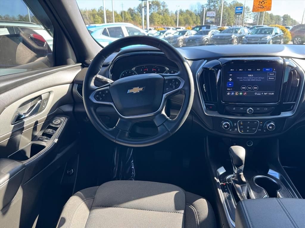Used 2023 Chevrolet Traverse LT image 14