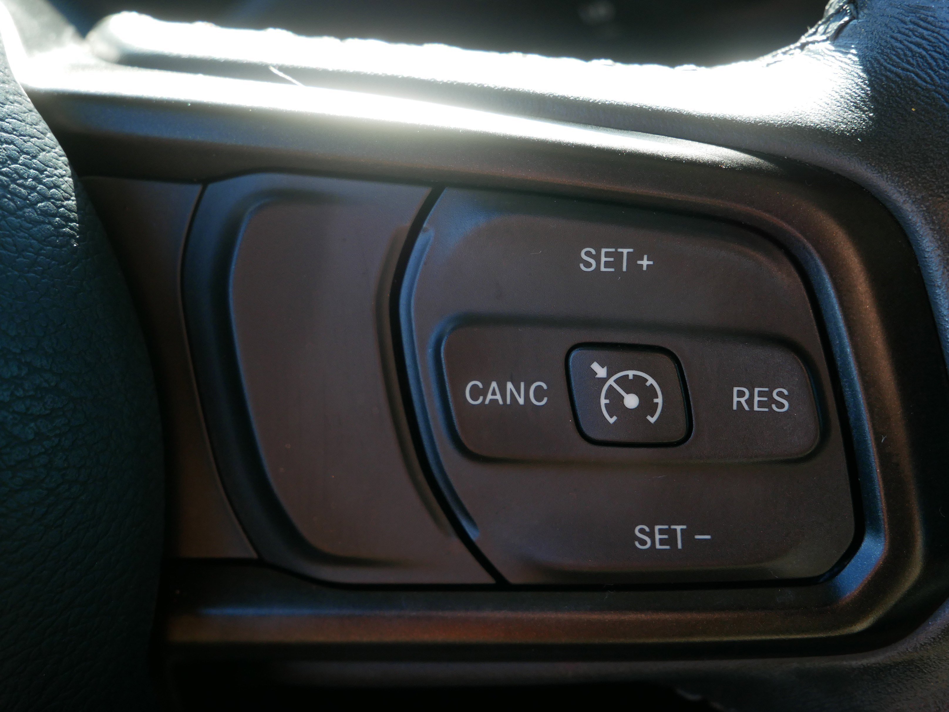 Used 2021 Jeep Gladiator Willys image 30
