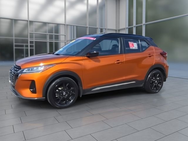 Certified 2022 Nissan Kicks SR FWD image 3