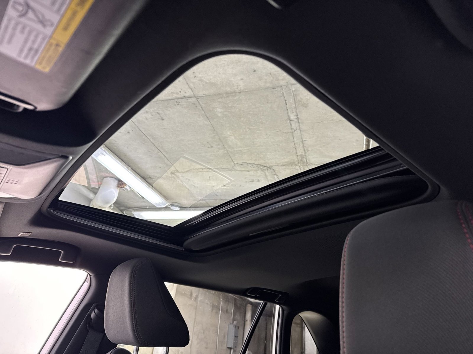 Used 2024 Toyota RAV4 SE image 28