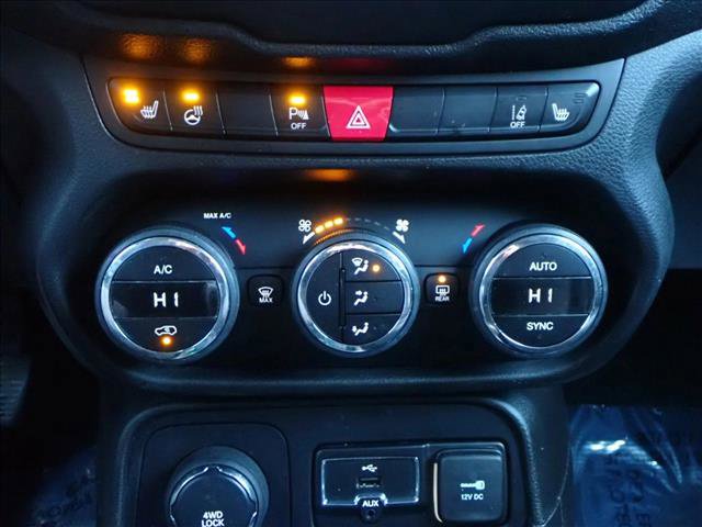 Used 2017 Jeep Renegade Limited image 19