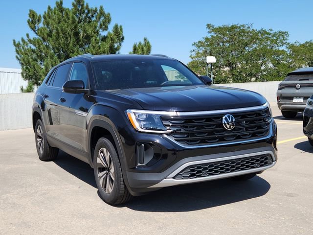 New 2026 Volkswagen Atlas Cross Sport SE image 1