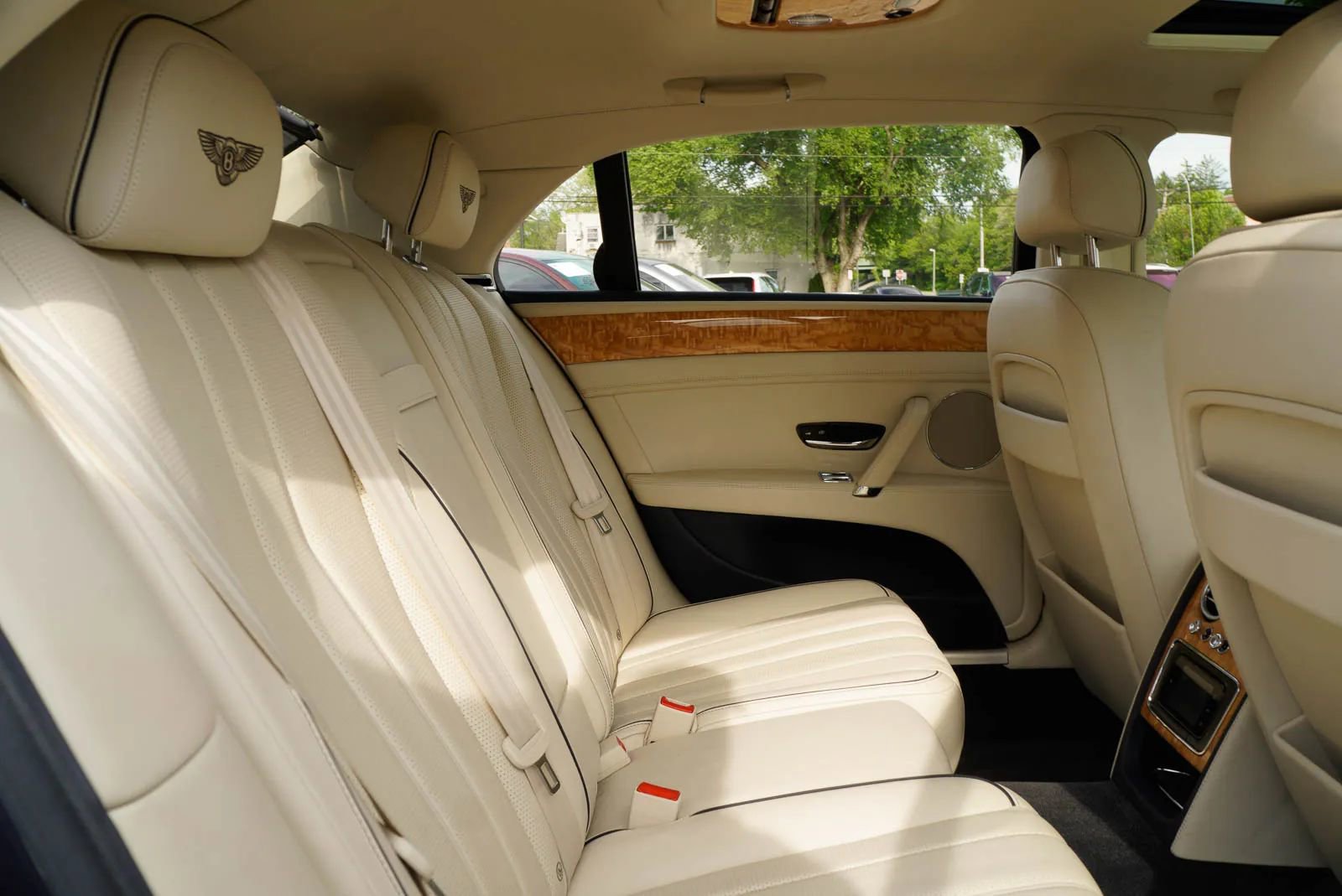 Used 2014 Bentley Flying Spur W12 AWD/4WD image 39