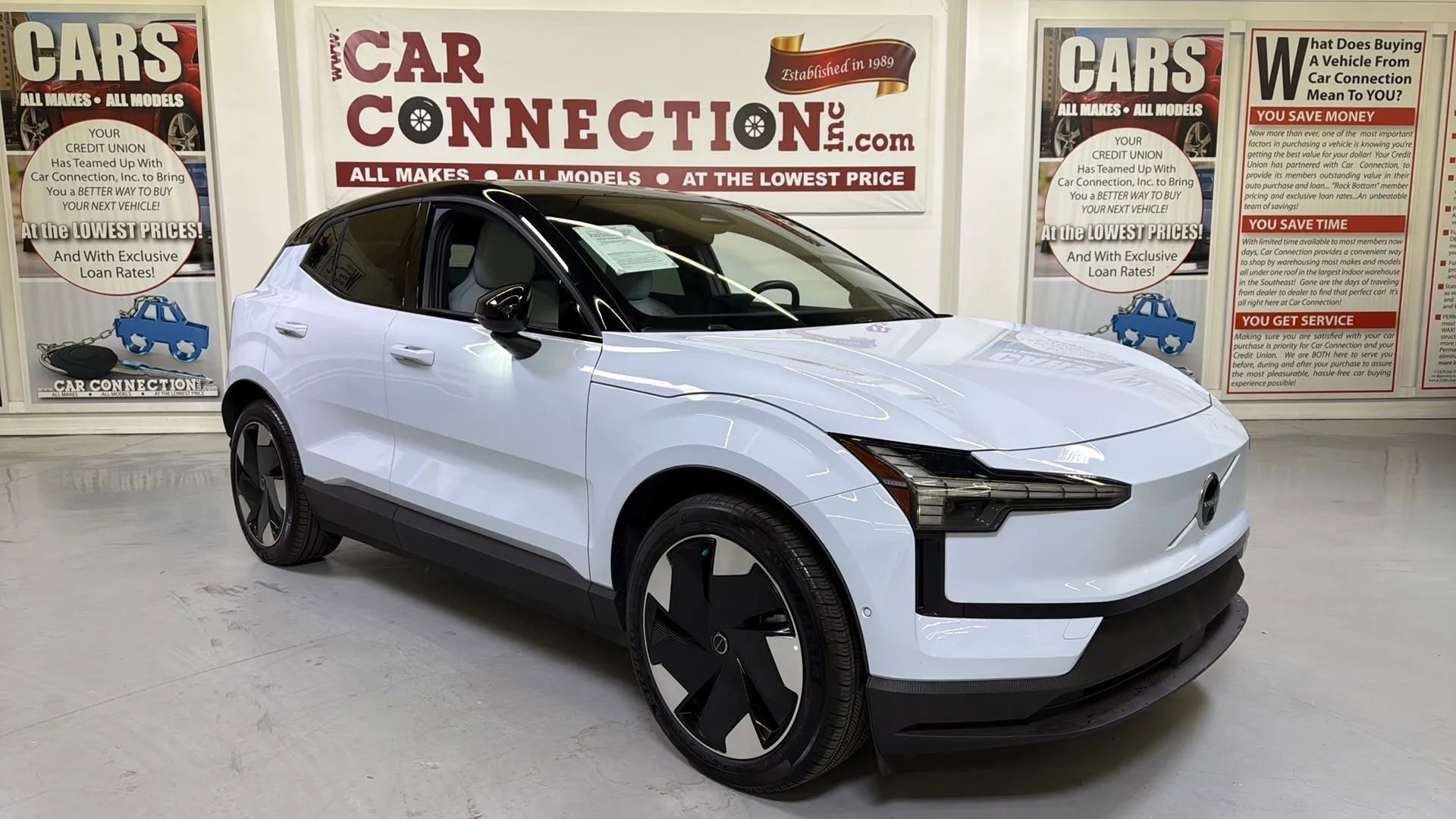 Used 2025 Volvo EX30 Ultra w/ Climate Package image 2