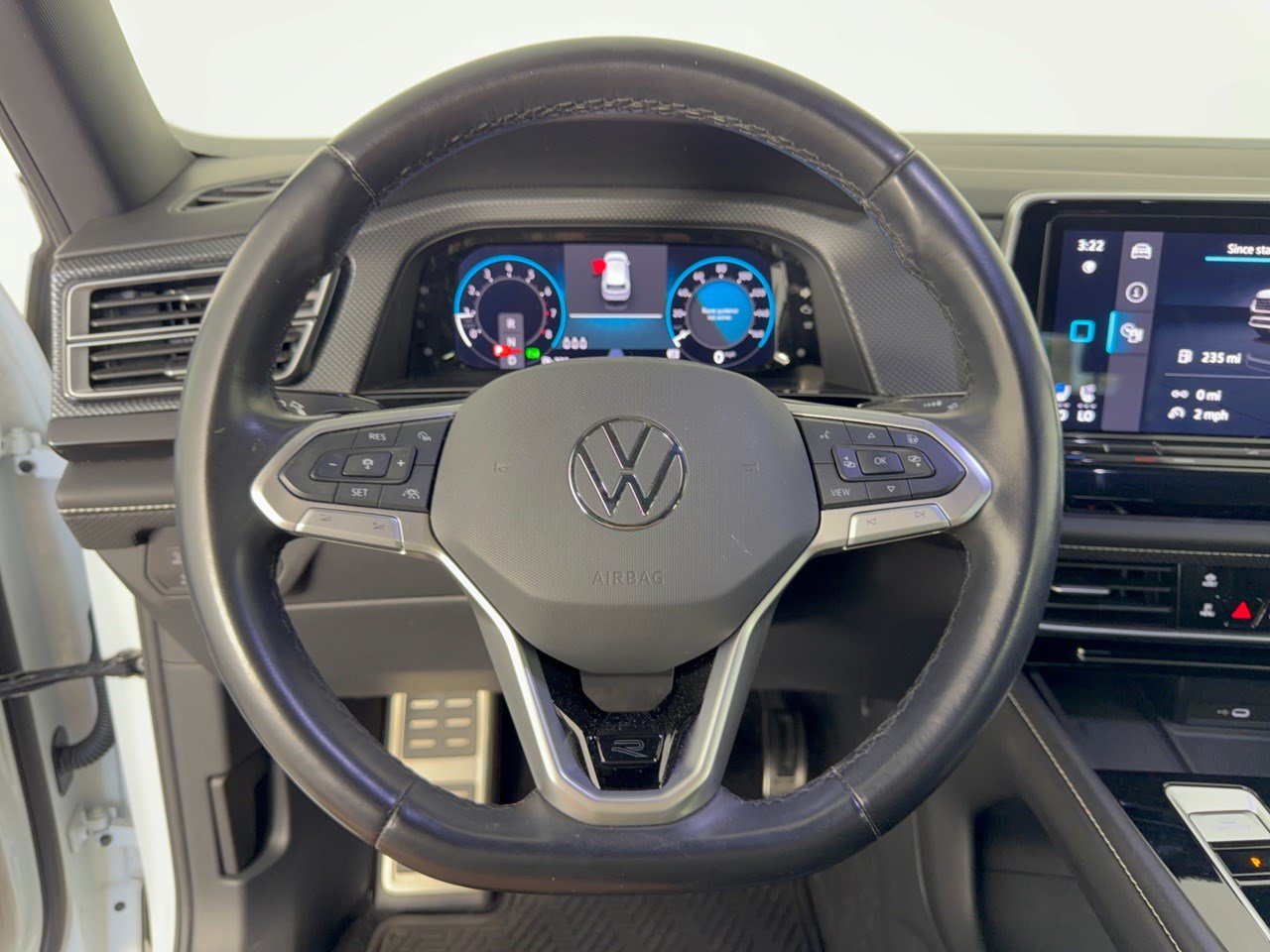 Used 2024 Volkswagen Atlas Cross Sport SEL R-Line AWD/4WD image 10
