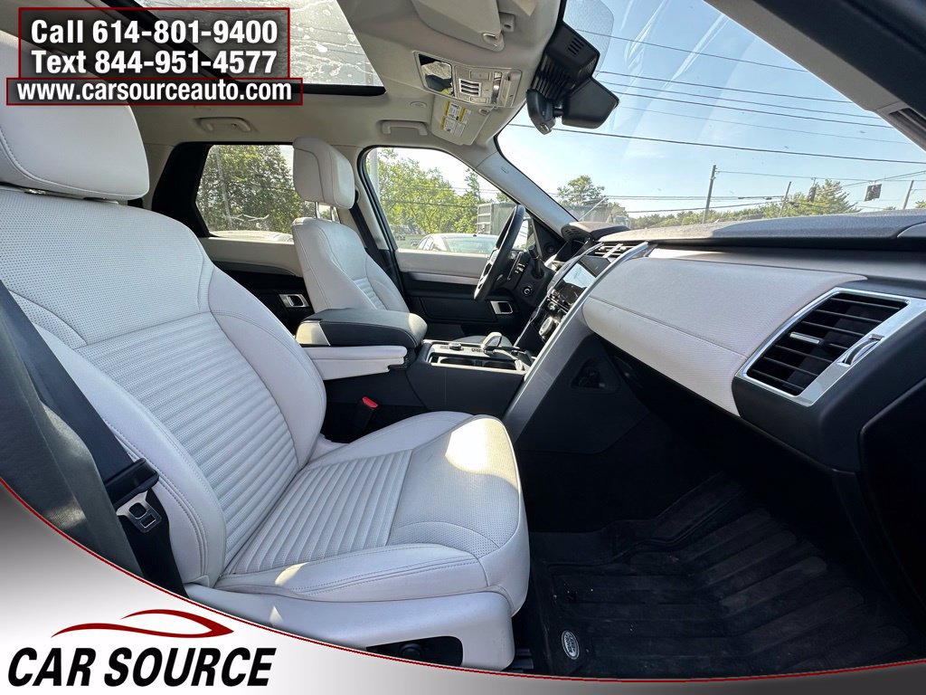 Used 2025 Land Rover Discovery Dynamic SE AWD/4WD image 21