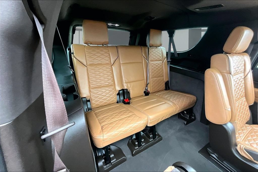 Used 2023 Cadillac Escalade ESV Sport w/ Touring Package AWD/4WD image 29