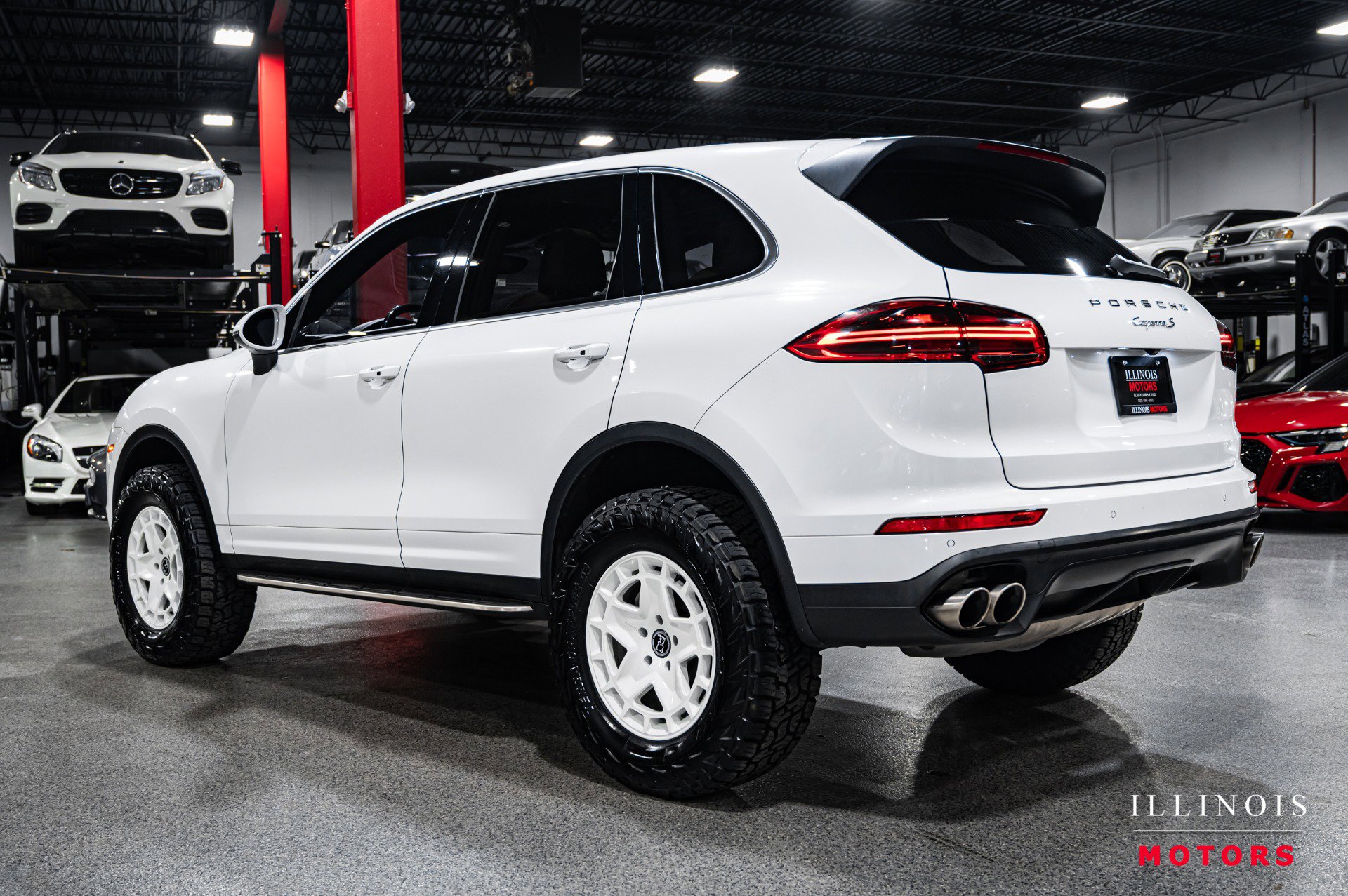 Used 2016 Porsche Cayenne S image 3