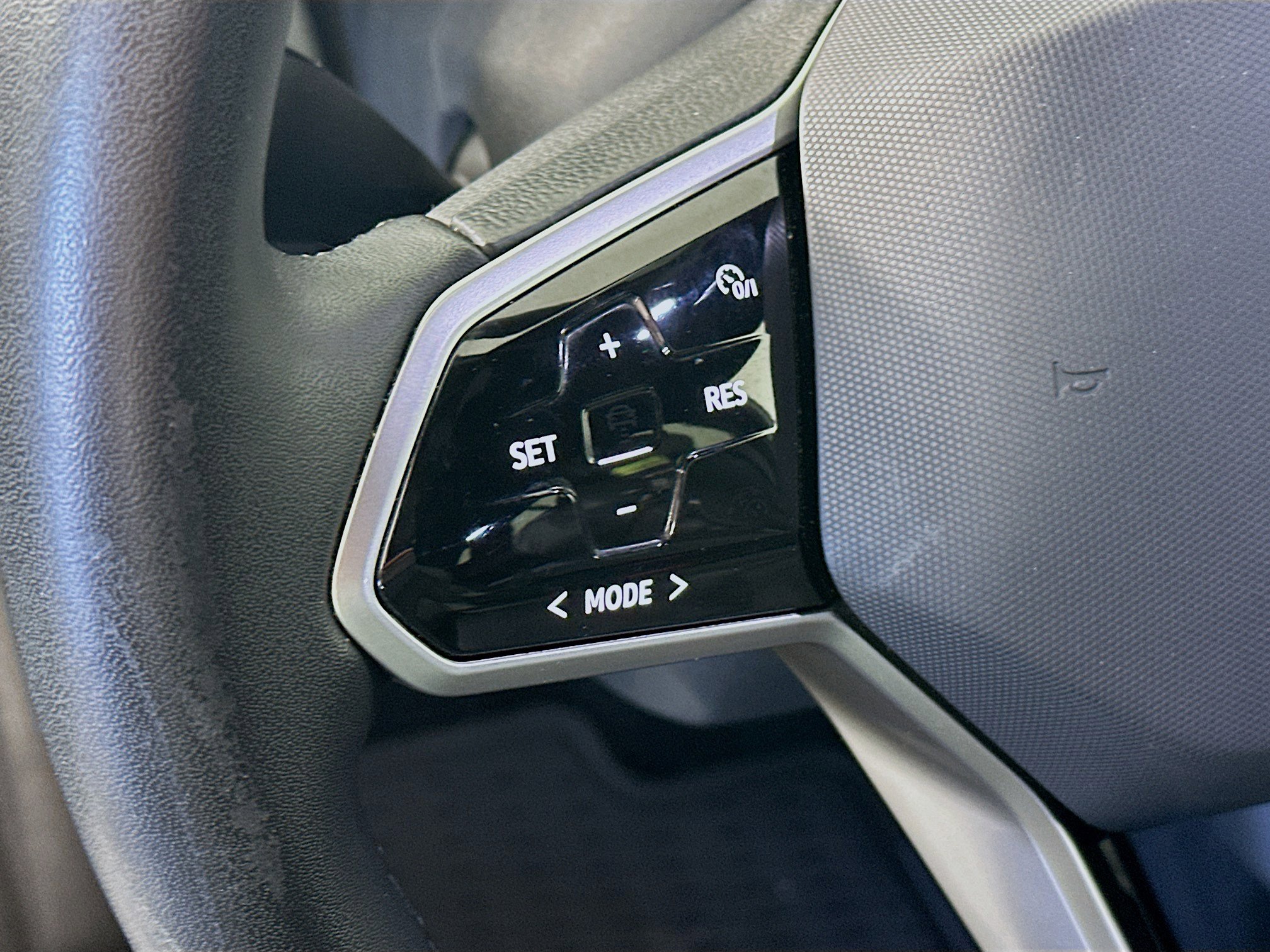 Used 2023 Volkswagen ID.4 Pro S image 17