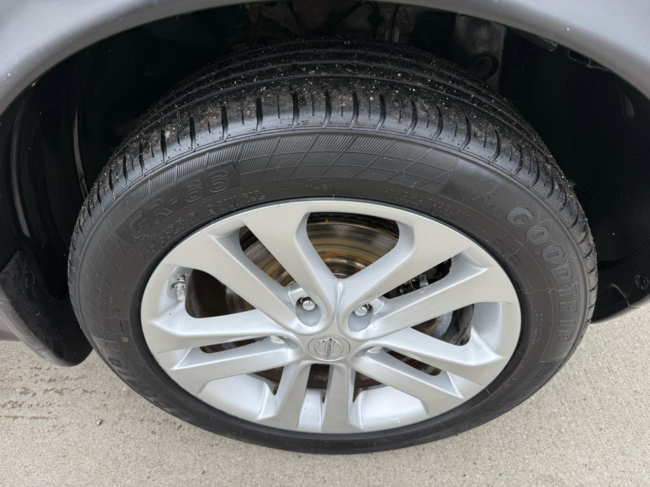 Used 2012 Nissan Juke SV image 30