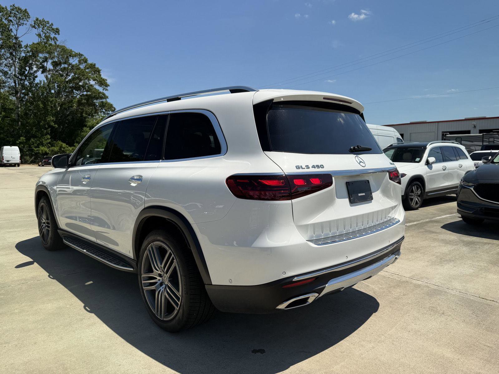 Certified 2025 Mercedes-Benz GLS 450 4MATIC image 18