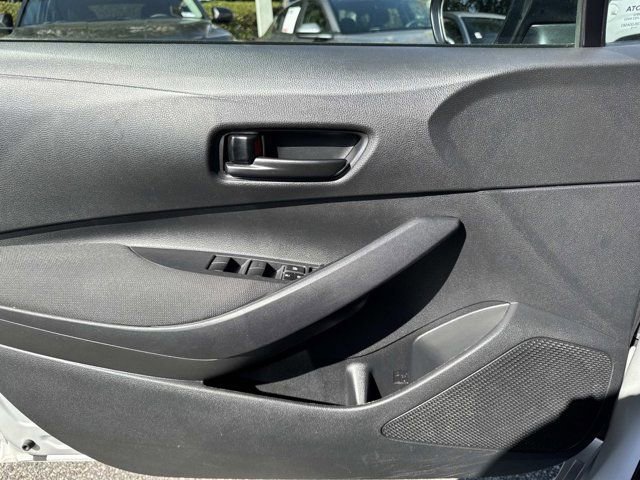 Used 2023 Toyota Corolla LE image 7