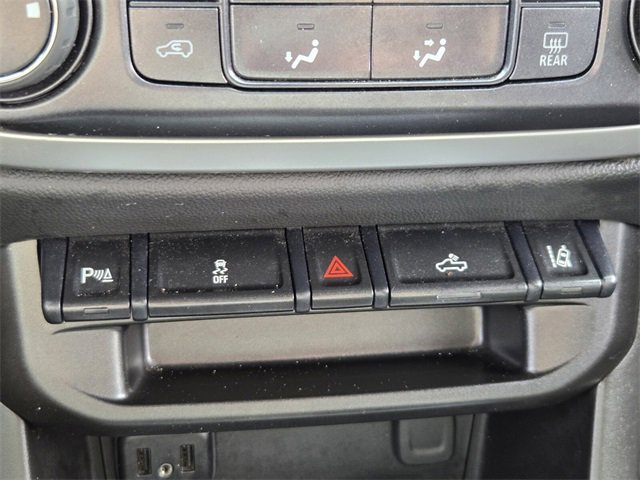 Used 2022 Chevrolet Colorado LT w/ Fleet Safety Package image 24