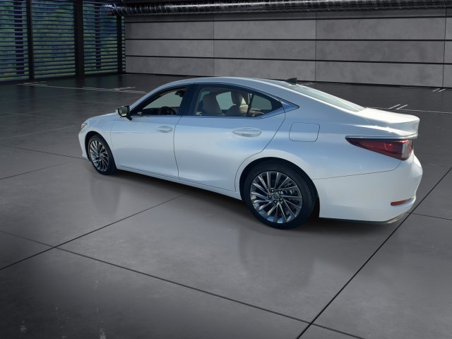 Certified 2024 Lexus ES 350 w/ Technology Package FWD image 6