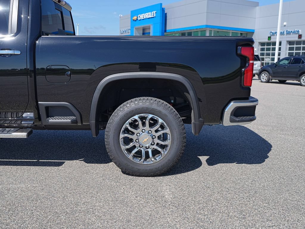 Used 2026 Chevrolet Silverado 3500 LTZ w/ LTZ Plus Package AWD/4WD image 12