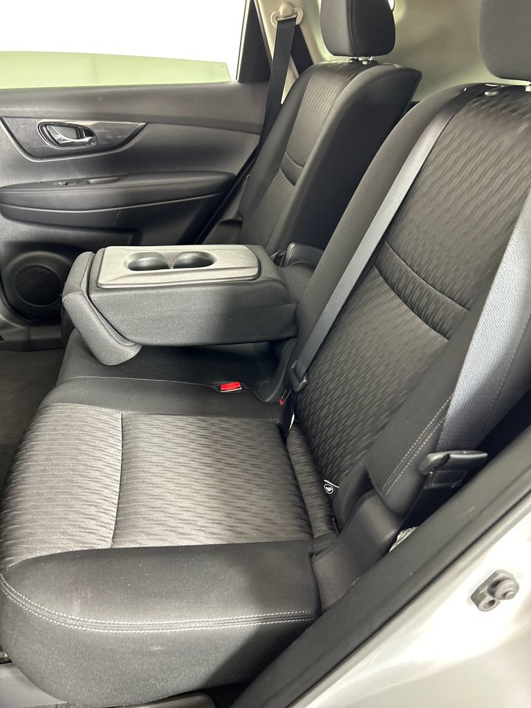 Used 2019 Nissan Rogue SV AWD/4WD image 18