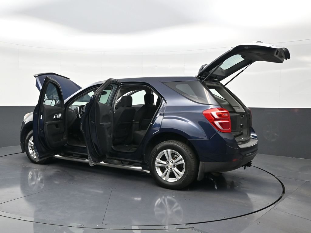 Used 2017 Chevrolet Equinox LS image 31