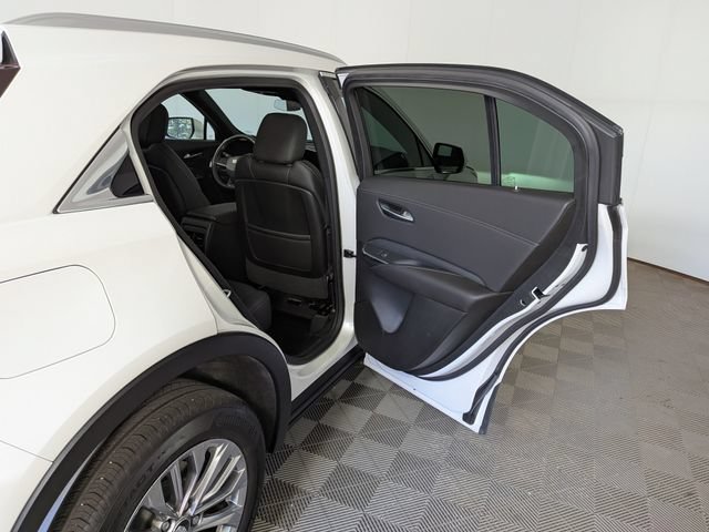 Certified 2024 Cadillac XT4 Premium Luxury w/ Cold Weather Package AWD/4WD image 33