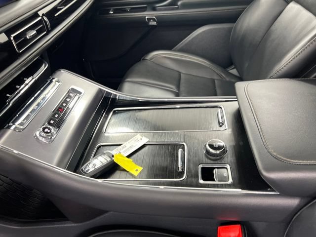 Certified 2025 Lincoln Aviator AWD image 15