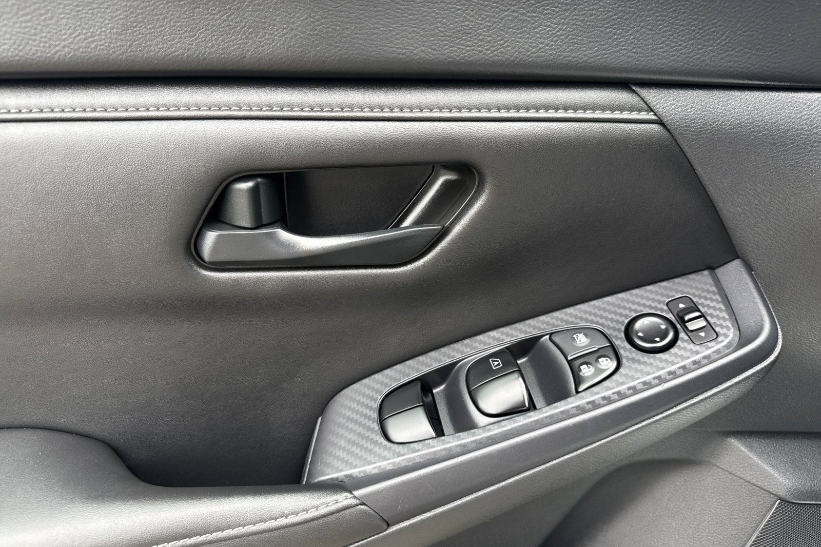 Used 2024 Nissan Sentra S FWD image 11