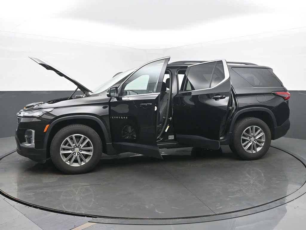 Used 2023 Chevrolet Traverse LT image 57