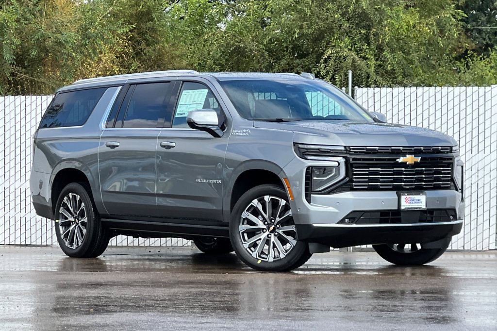 New 2026 Chevrolet Suburban High Country image 2
