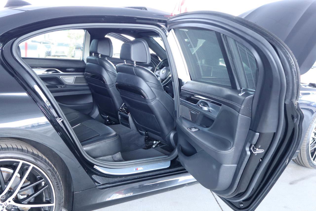 Used 2018 BMW 750i RWD image 36