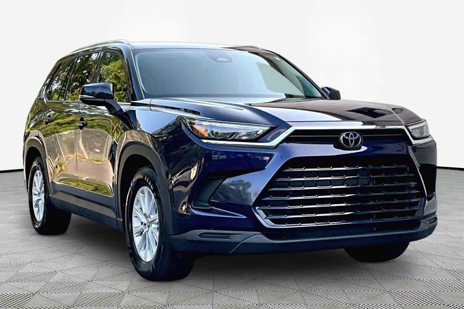 Used 2025 Toyota Grand Highlander FWD image 3
