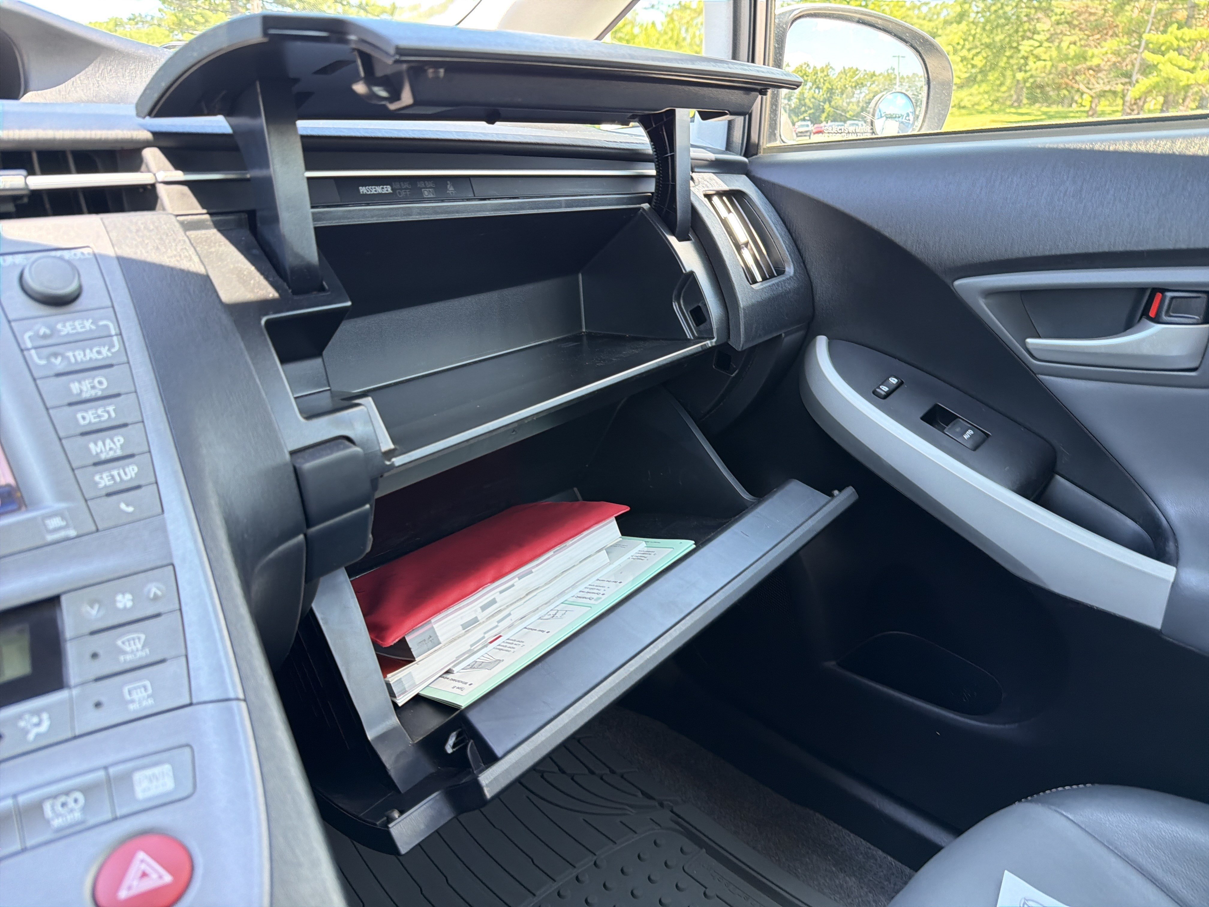 Used 2013 Toyota Prius Four w/ Deluxe Solar Roof Pkg FWD image 34