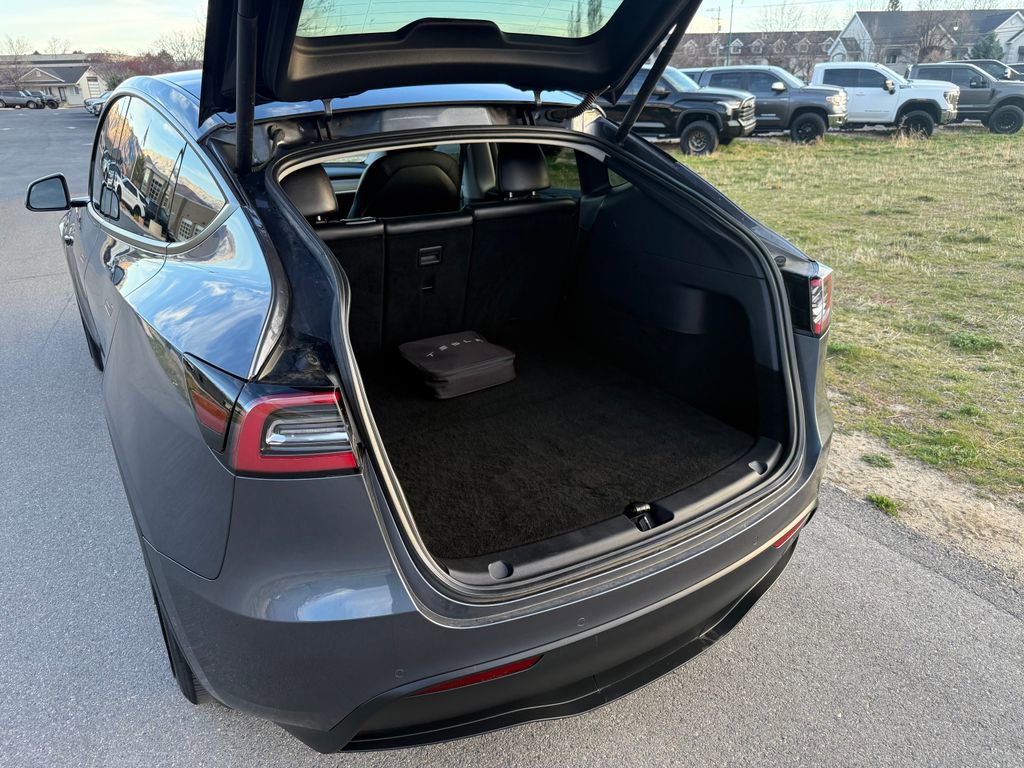 Used 2020 Tesla Model Y Long Range image 13