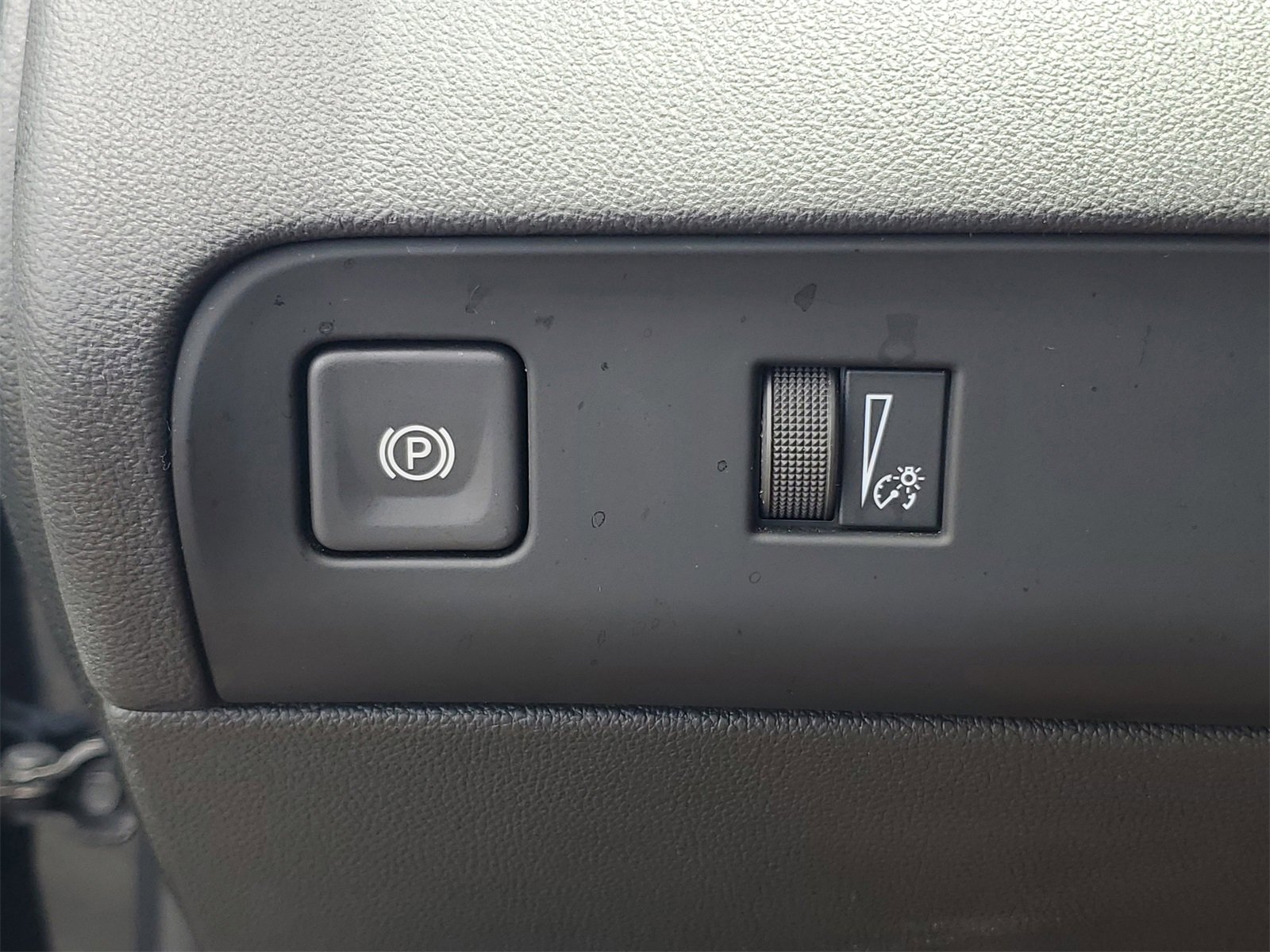 Used 2022 Buick Enclave Essence image 20