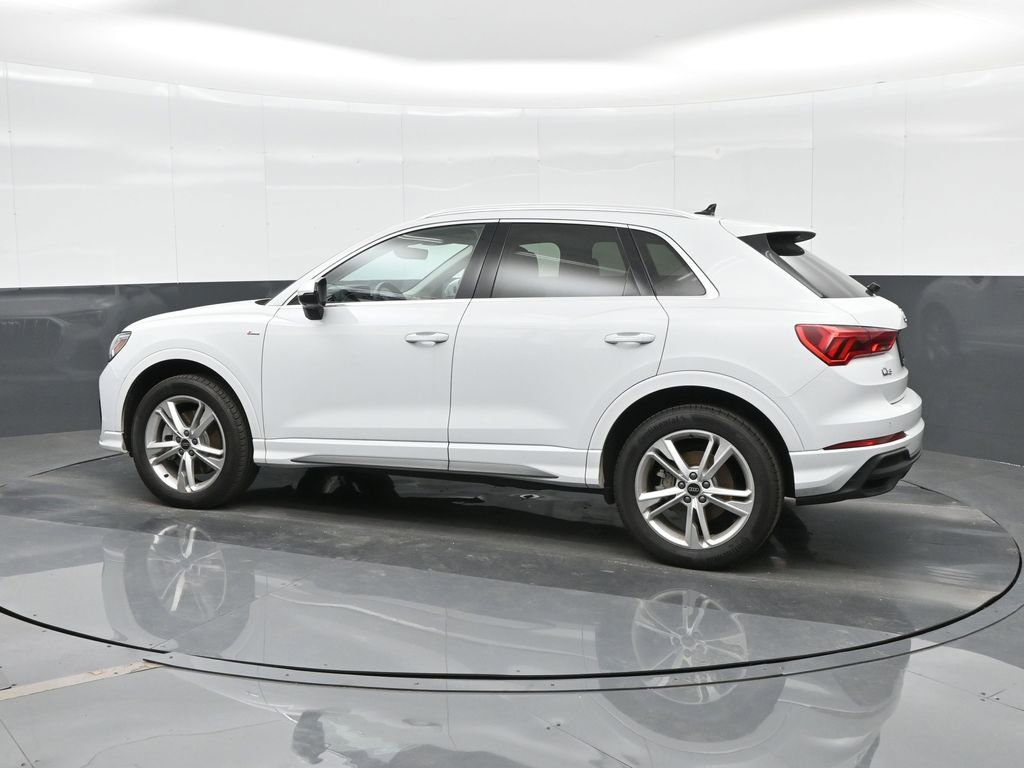 Used 2024 Audi Q3 2.0T Premium Plus w/ Premium Plus Package image 2