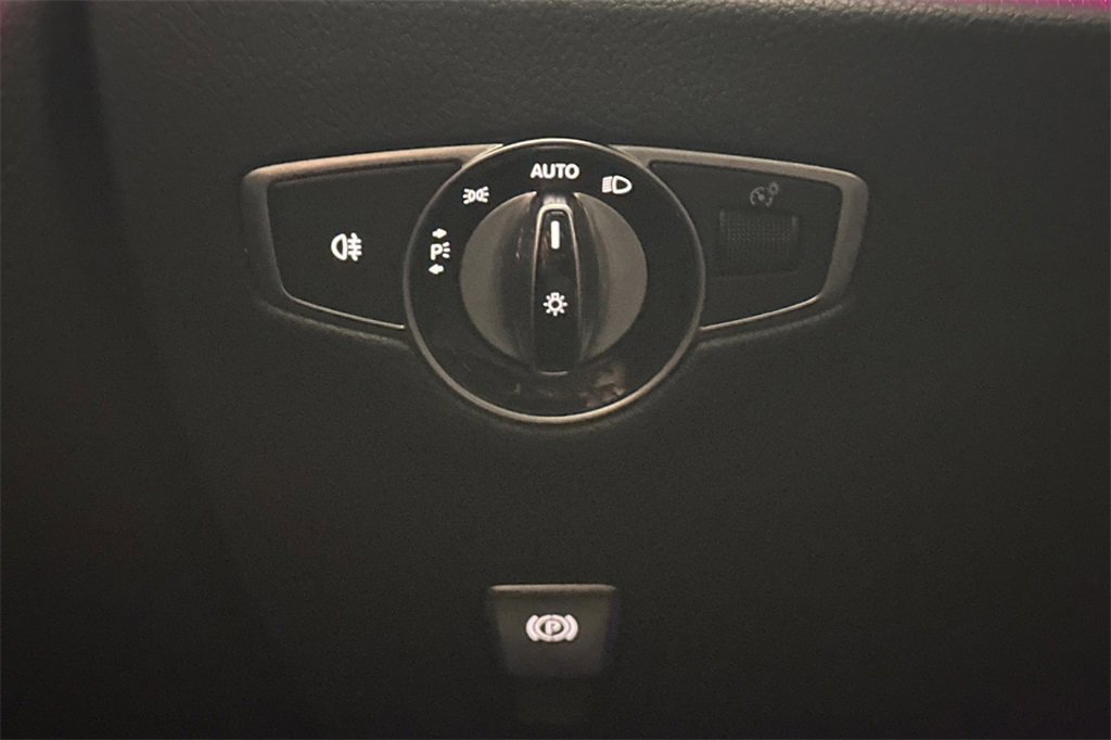 Used 2020 Mercedes-Benz E 350 Sedan image 36