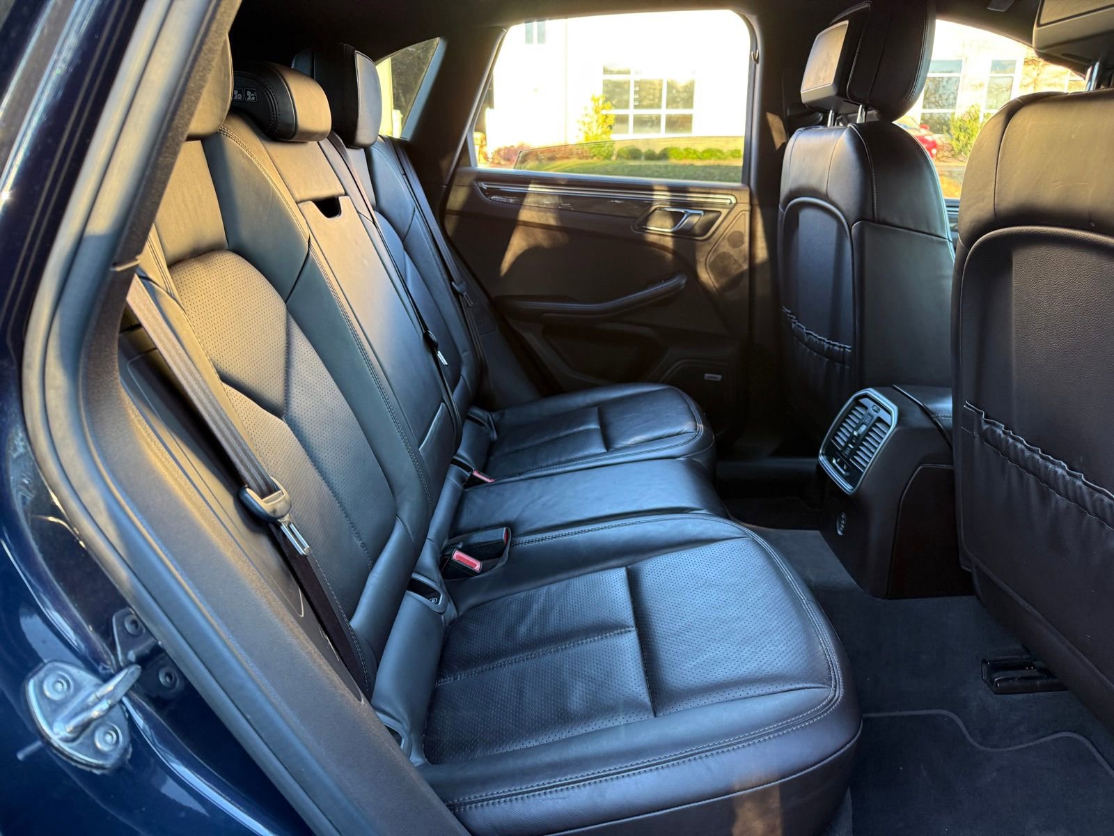 Used 2019 Porsche Macan S image 40