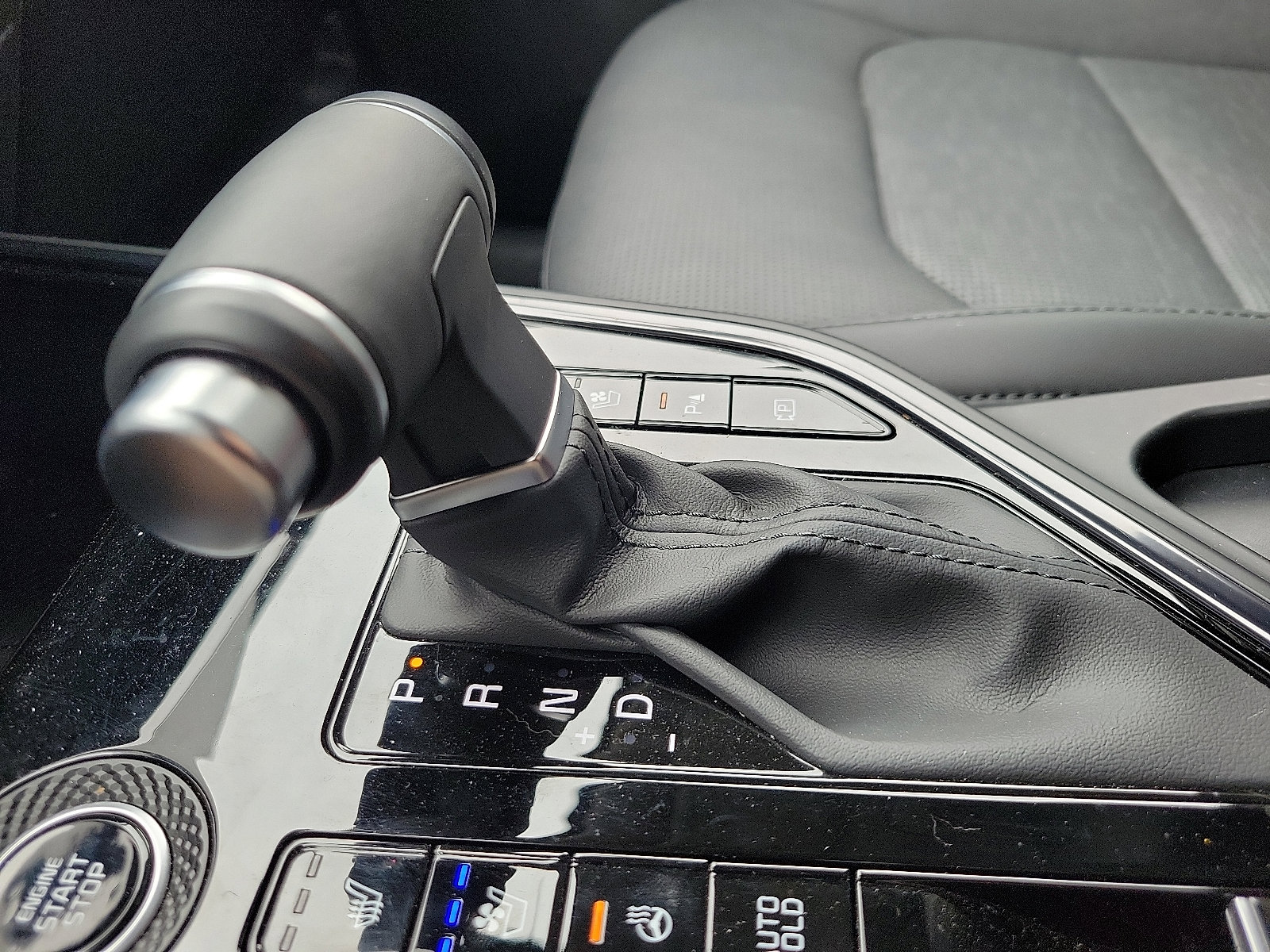 Used 2024 Kia Niro SX image 14