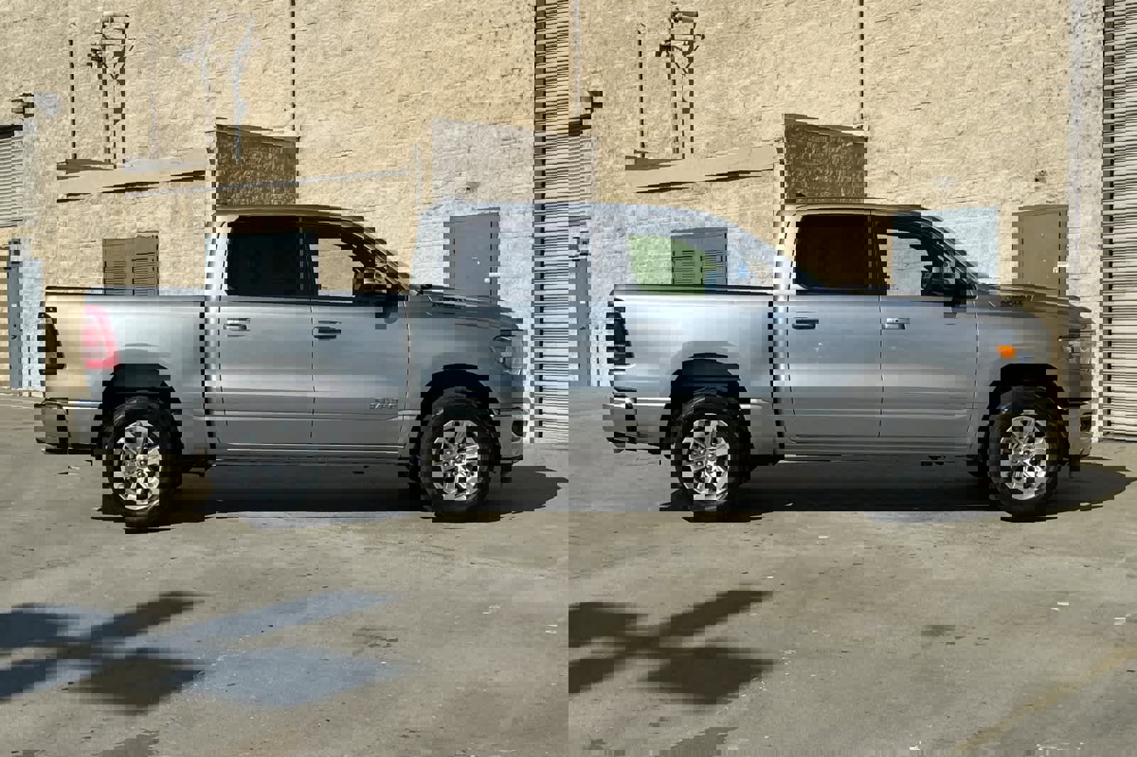 Used 2024 RAM 1500 Laramie image 2